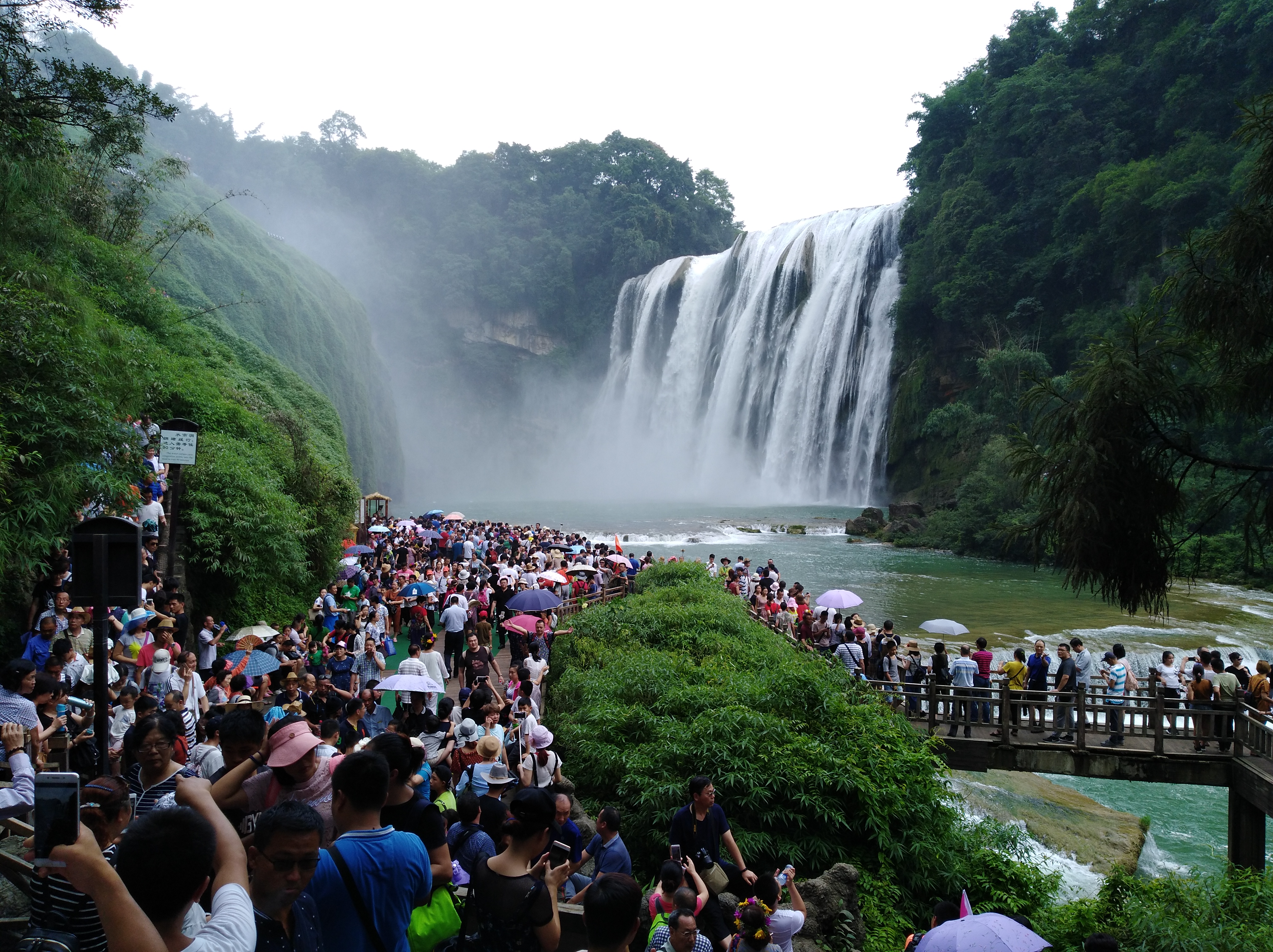 请问青岛到安阳大巴一天有几班，几点，多少钱